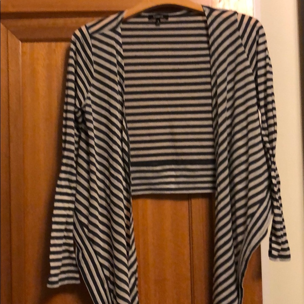 Black and white wrap